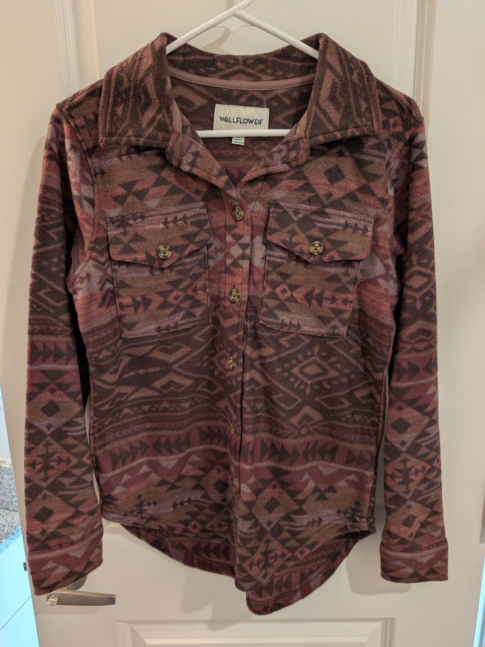 NWOT Women's Lightweight Fleece Southwest Patterned Button Up